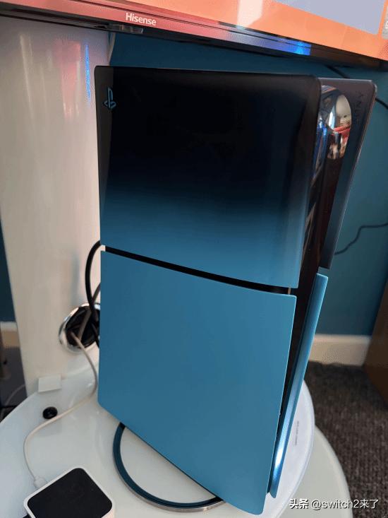 近日，一名用户在Reddit论坛发帖，展示了其刚刚收到的PS5“Hyperpop