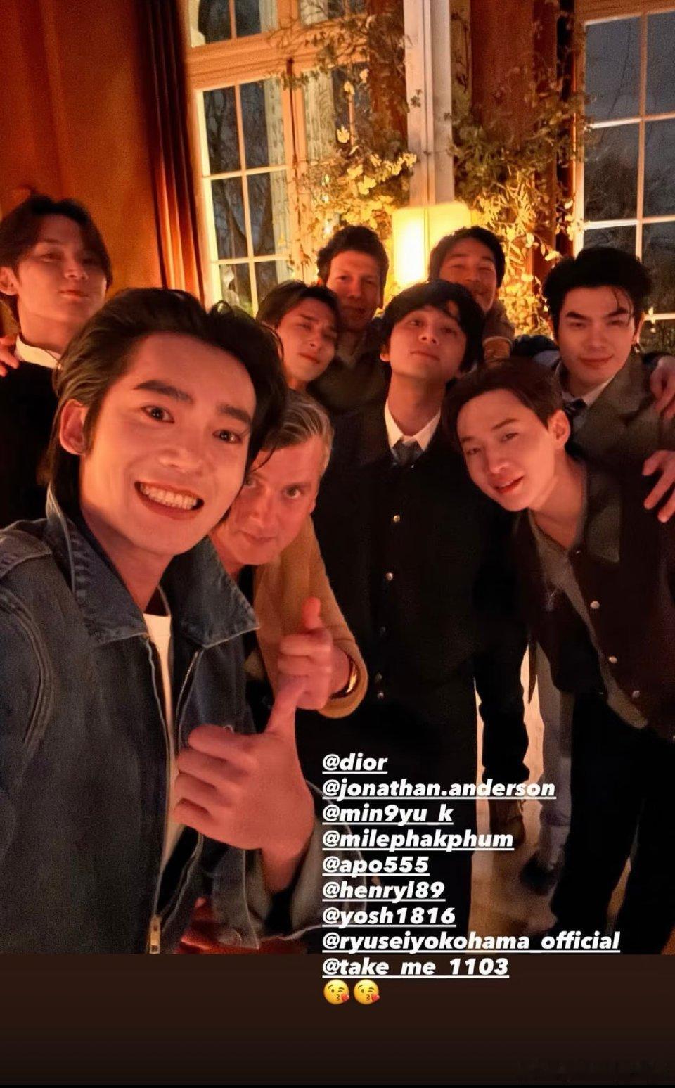 于适yosh于适金珉奎刘宪华同框于适巴黎时装周迪奥品牌大使于适 孩儿闪耀巴黎，T