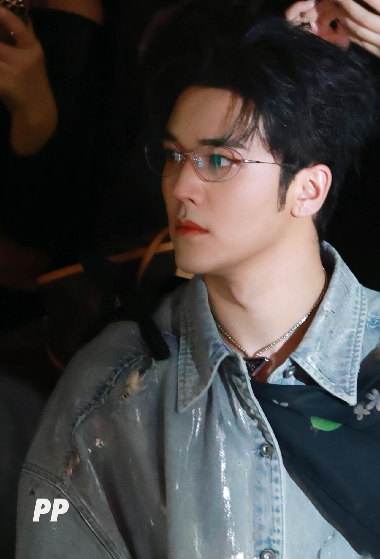 ❤️今天驰没驰
光吻过你的脸庞
@陈牧驰Chen