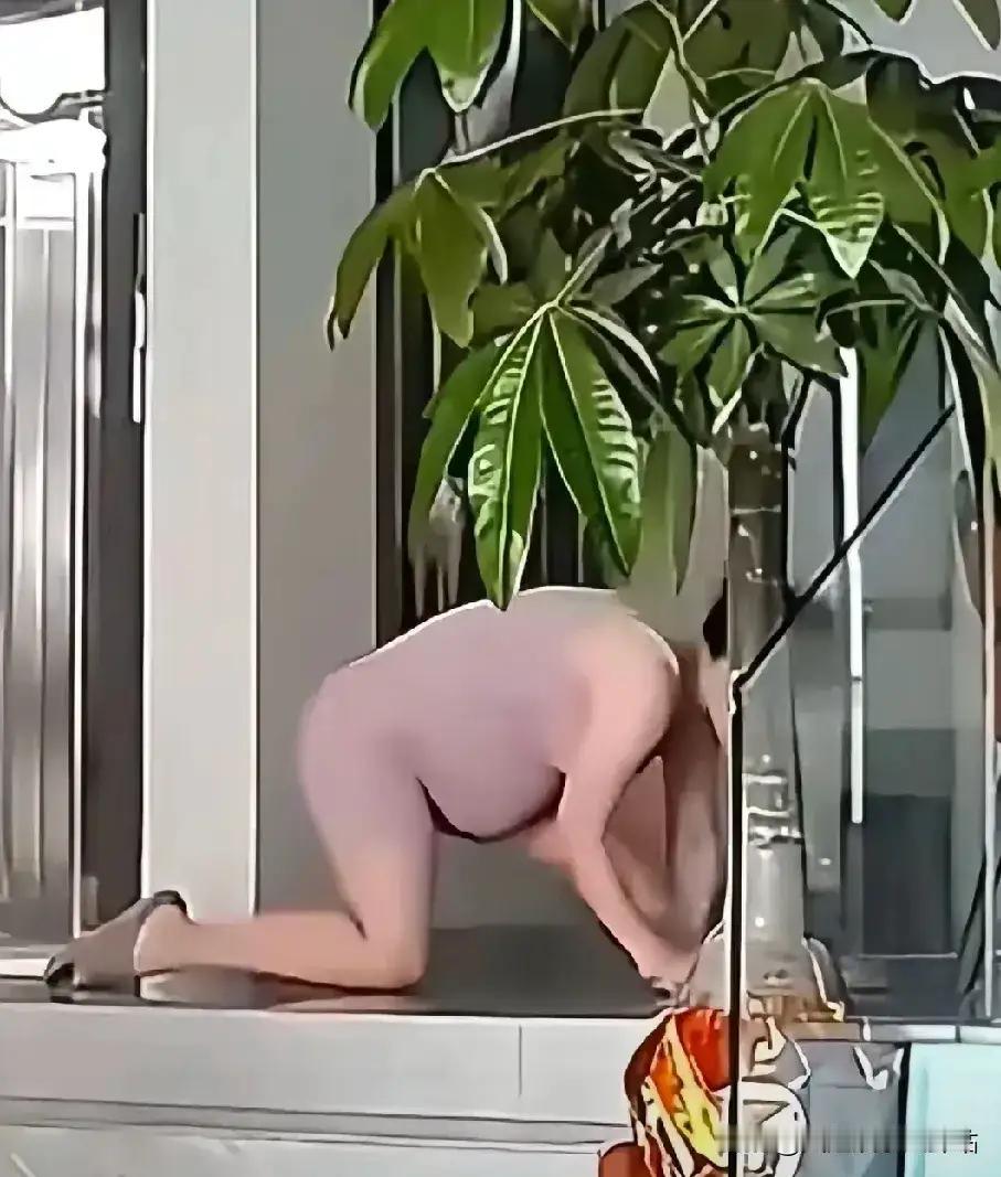 痛心！
母亲一个小小的失误一失两命。
让孩子的父亲一家痛心疾首！
妻子在怀孕接近