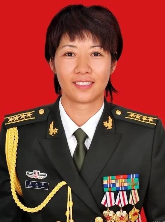 14岁穿上军装，竟拿下5次一等功、5次二等功，还14次刷新世界纪录！要知道，和平
