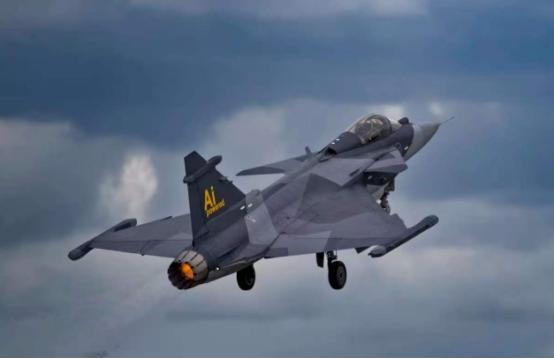 欧洲刚批准给乌克兰900亿欧元贷款，不到48小时，泽连斯基就要花出去至少200亿