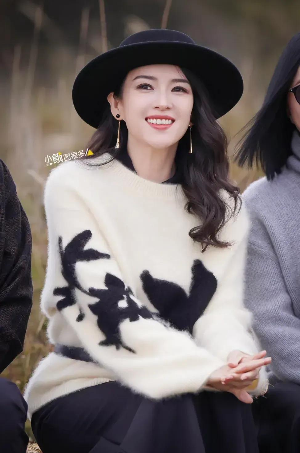 章子怡是真上镜啊！这简直就是天选骨相，美得倾国倾城，让人羡慕！
44岁的章子怡已