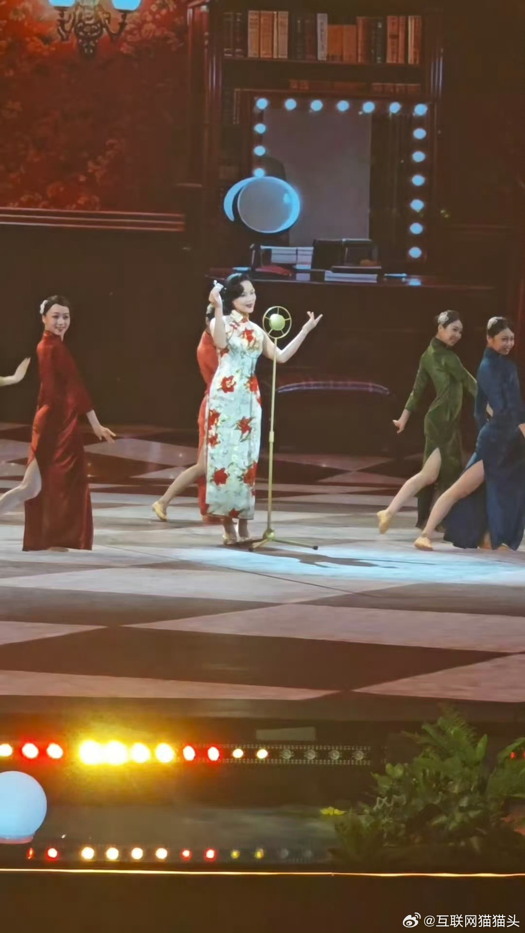 黄龄央视晚会路透带了3套造型央视《2026年非遗晚会》路透太绝！黄龄在河北沧州吴