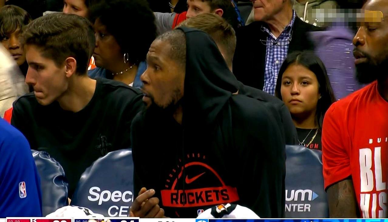 20投14中，第四节独得10分。杜兰特今晚，根本没打算给黄蜂留活路。
 
对面追