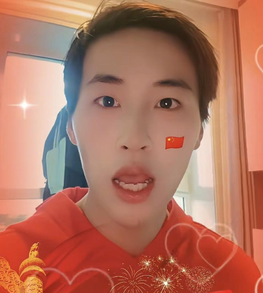 张云鹏有自己的房子了
昨天张云鹏爸爸直播时晒出了他给张云鹏买的新房，新房虽然不大