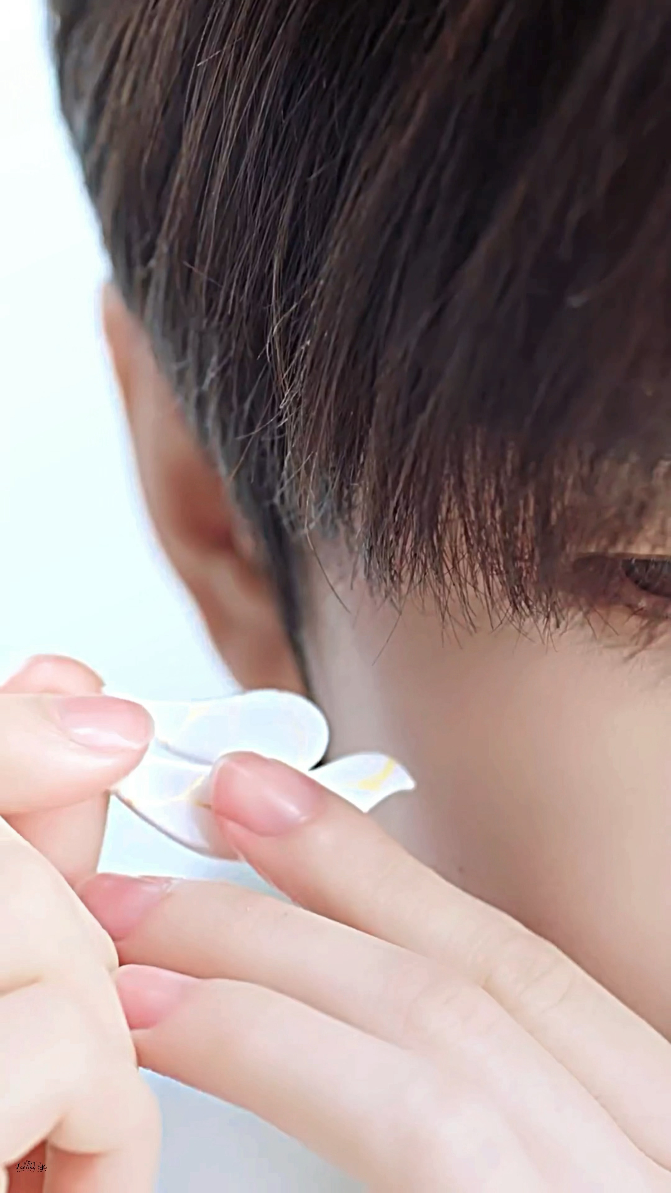 这个不会就是同款发卡吧