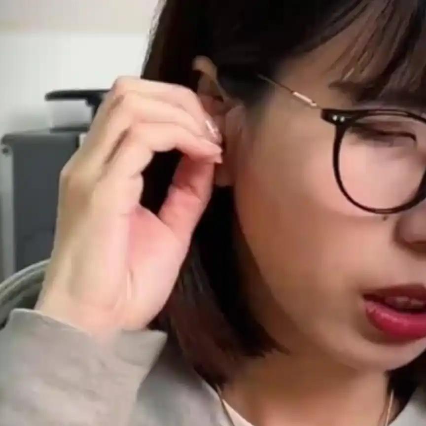 降噪耳机本身是“盾”，但错误的用法让它变成了“矛”。主动降噪技术通过产生反向声波
