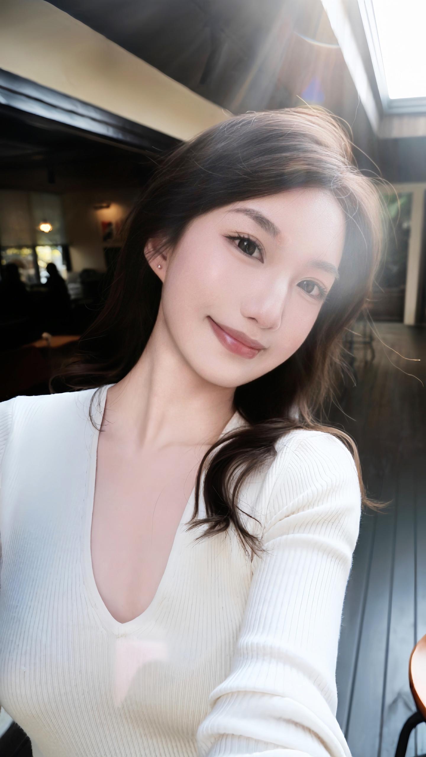除了喜欢的人 我对其他人很难保持耐心 而且我并不乐意闲谈 因为我完全不...