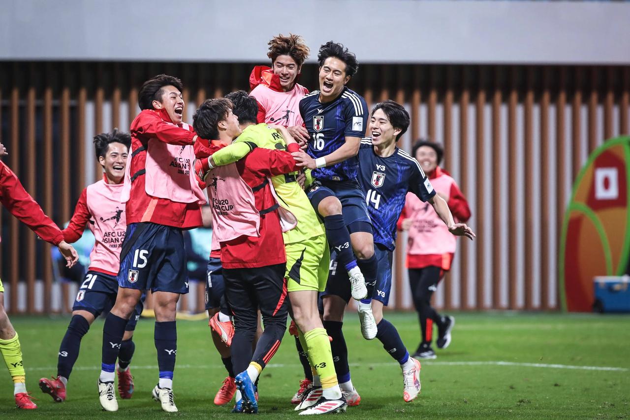 大家都在说中国足球水平太差了，可是今天晚上看了一场精彩比赛，终于让我们这些球迷看