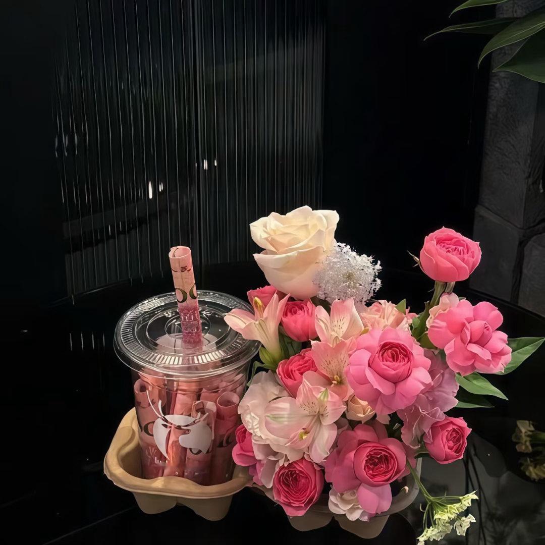 让你访客爆涨的𝙒𝙚𝘾𝙝𝙖𝙩朋友圈文案𝟏. 不动声色的喜欢和偏袒，更
