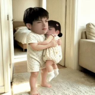好了好了你们不要再吵了呀 波点和囡囡是一家人 波点..不凑不凑…  囡囡…不肥不