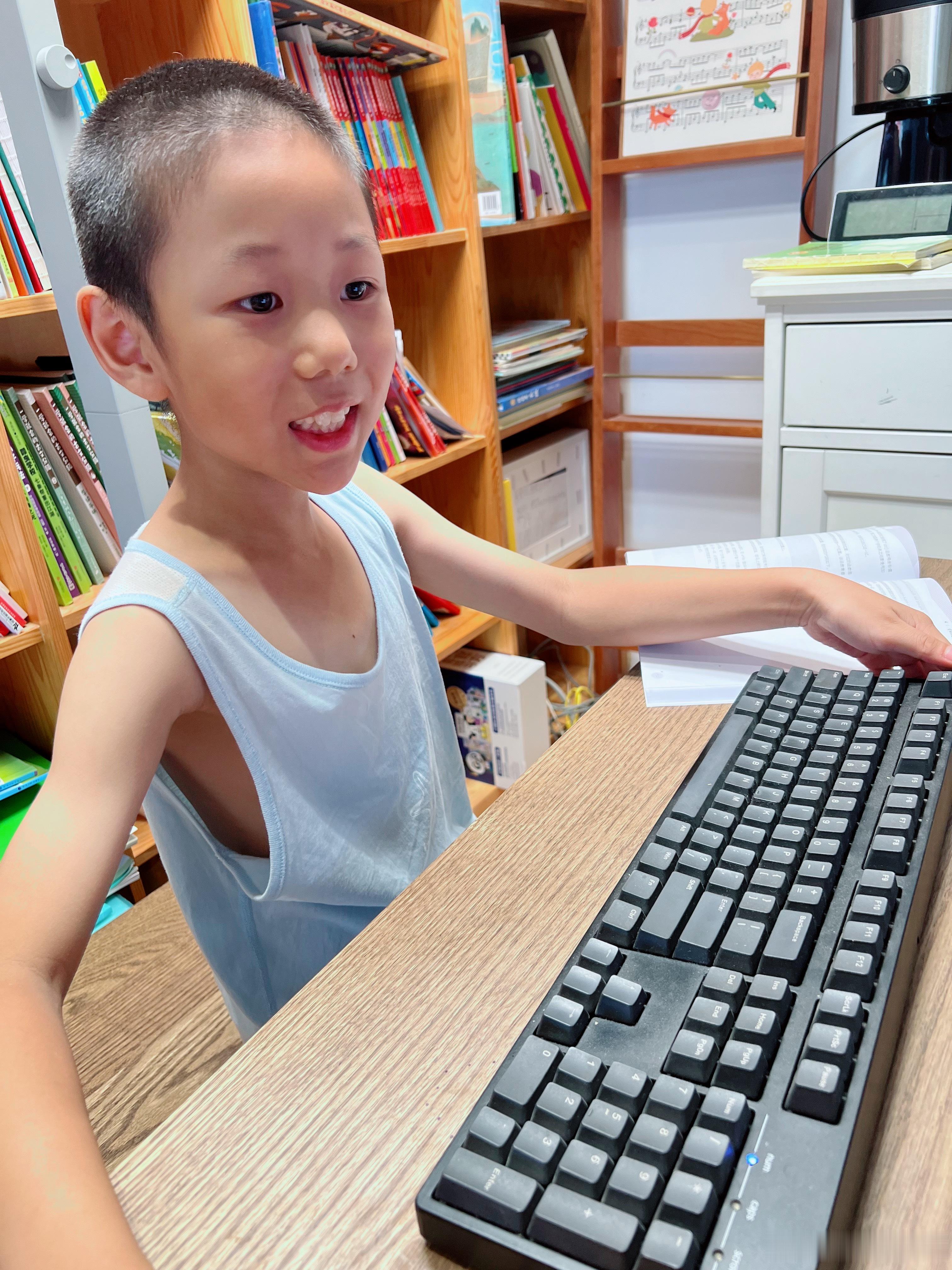 第一天开始我的世界python编程开启游戏里造游戏模式🎮也不知道是练习编程还是