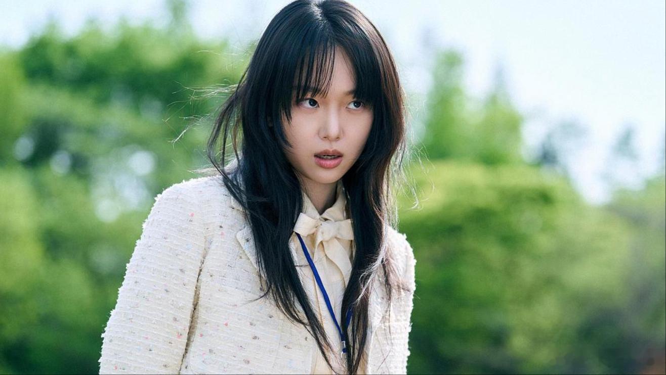 太爽了！Netflix又拍出一部韩剧狠货——《铁拳教育》。开播后热度一路飙升，以