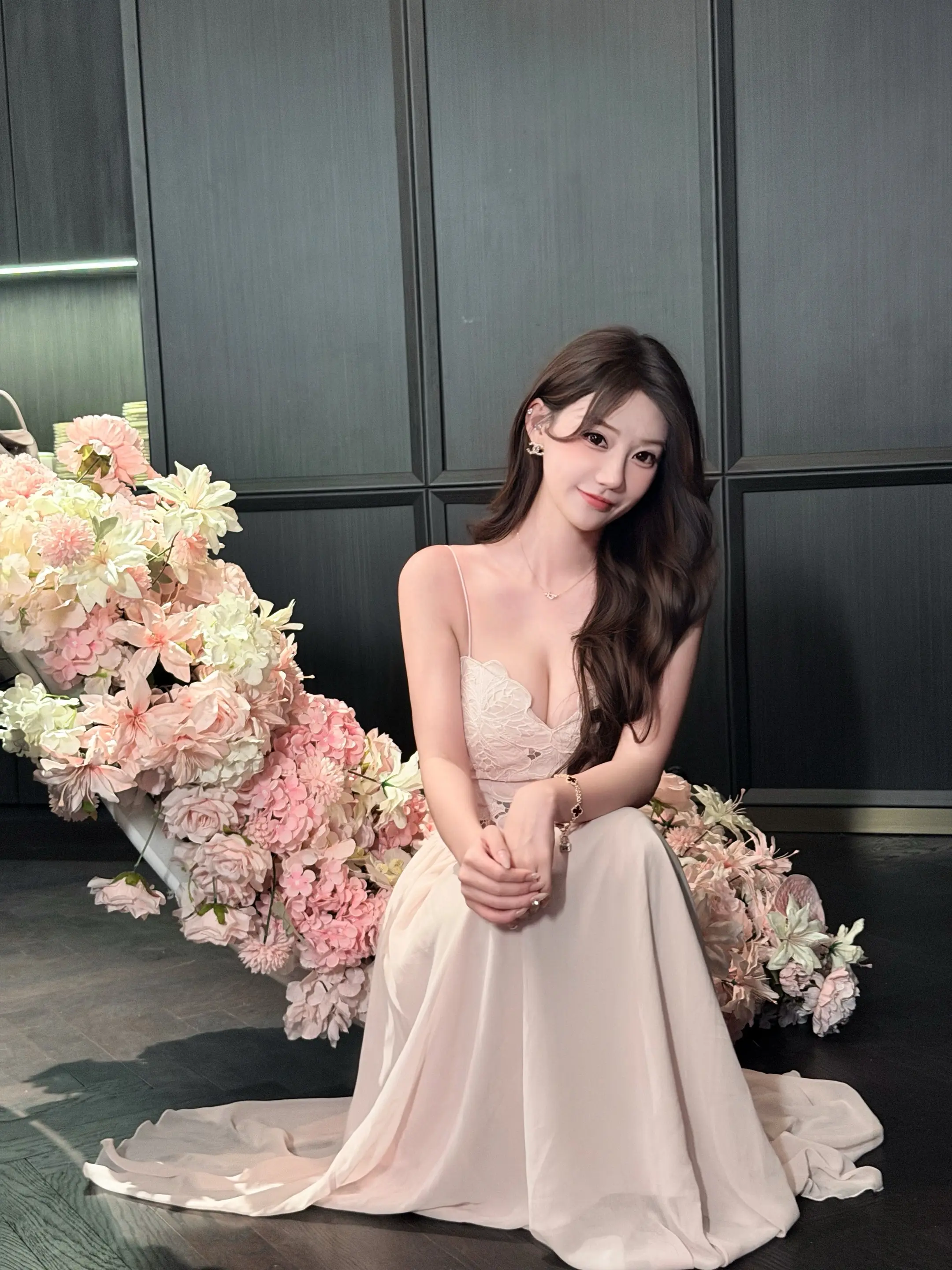 突然翻到前女友在我手机里留下的照片 她好温柔 是我没有好好珍惜她 回不...