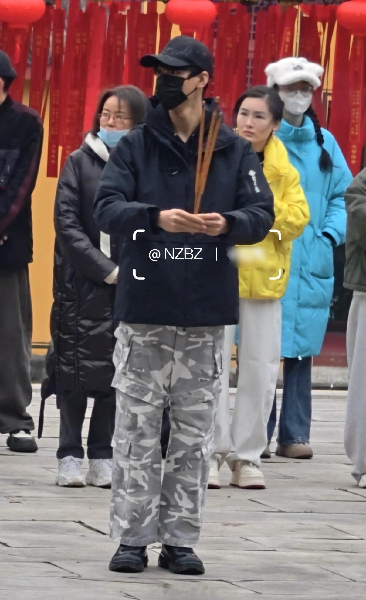 《凤舞九天》一切顺利偶遇龚俊寺庙祈福寺庙偶遇龚俊祈福