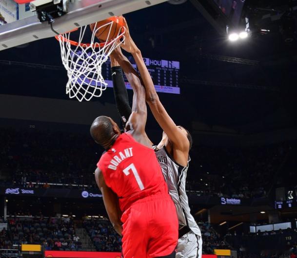 1月20日讯 明天上午9:00，火箭主场迎战背靠背作战的马刺，如无意外这将是文班