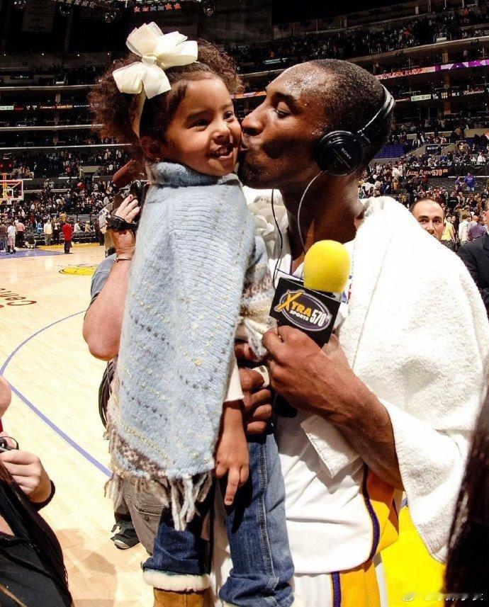 Kobe and Gianna Bryant ♾️