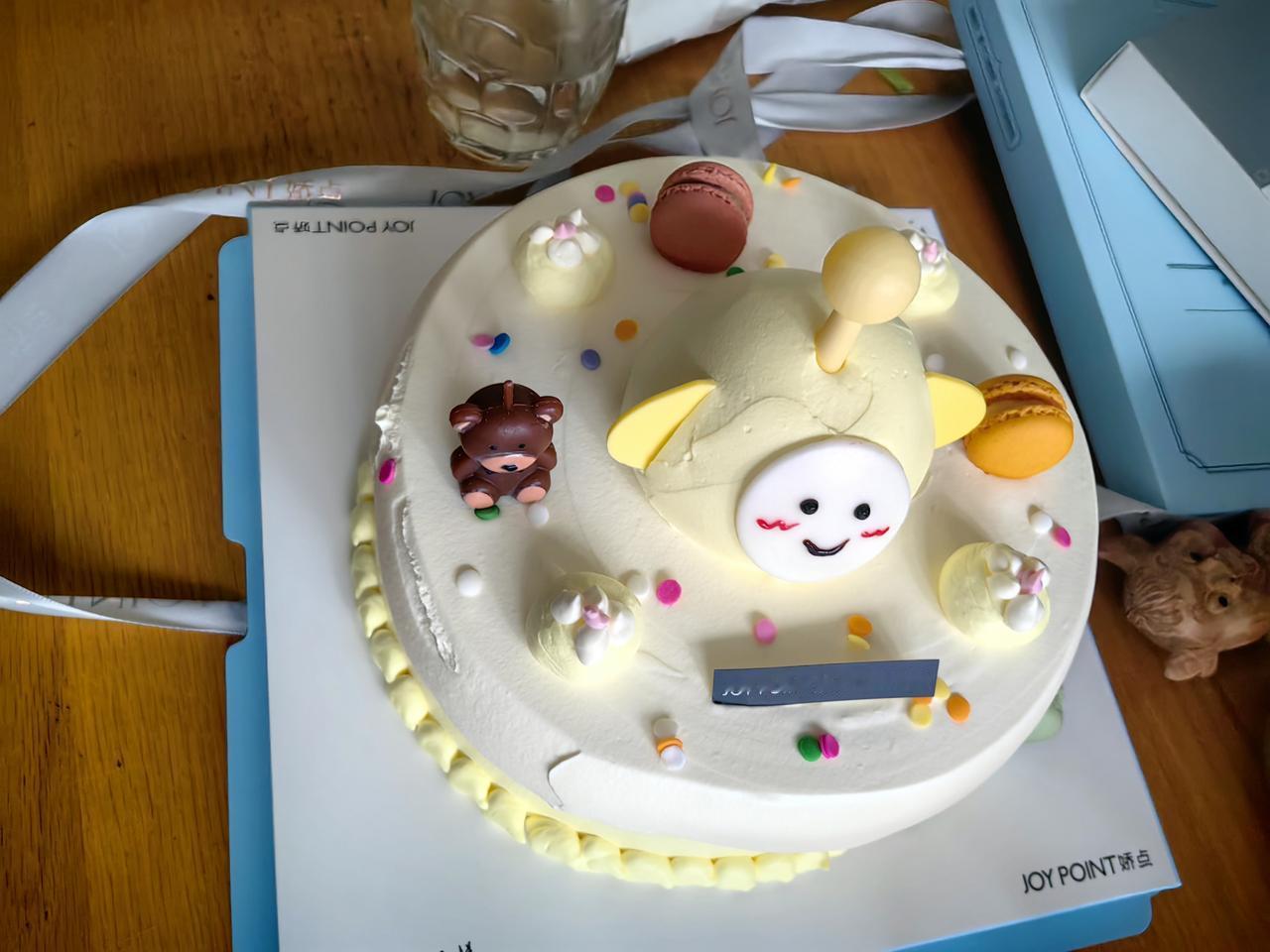 其实不喜欢过生日，会老一岁啊😦