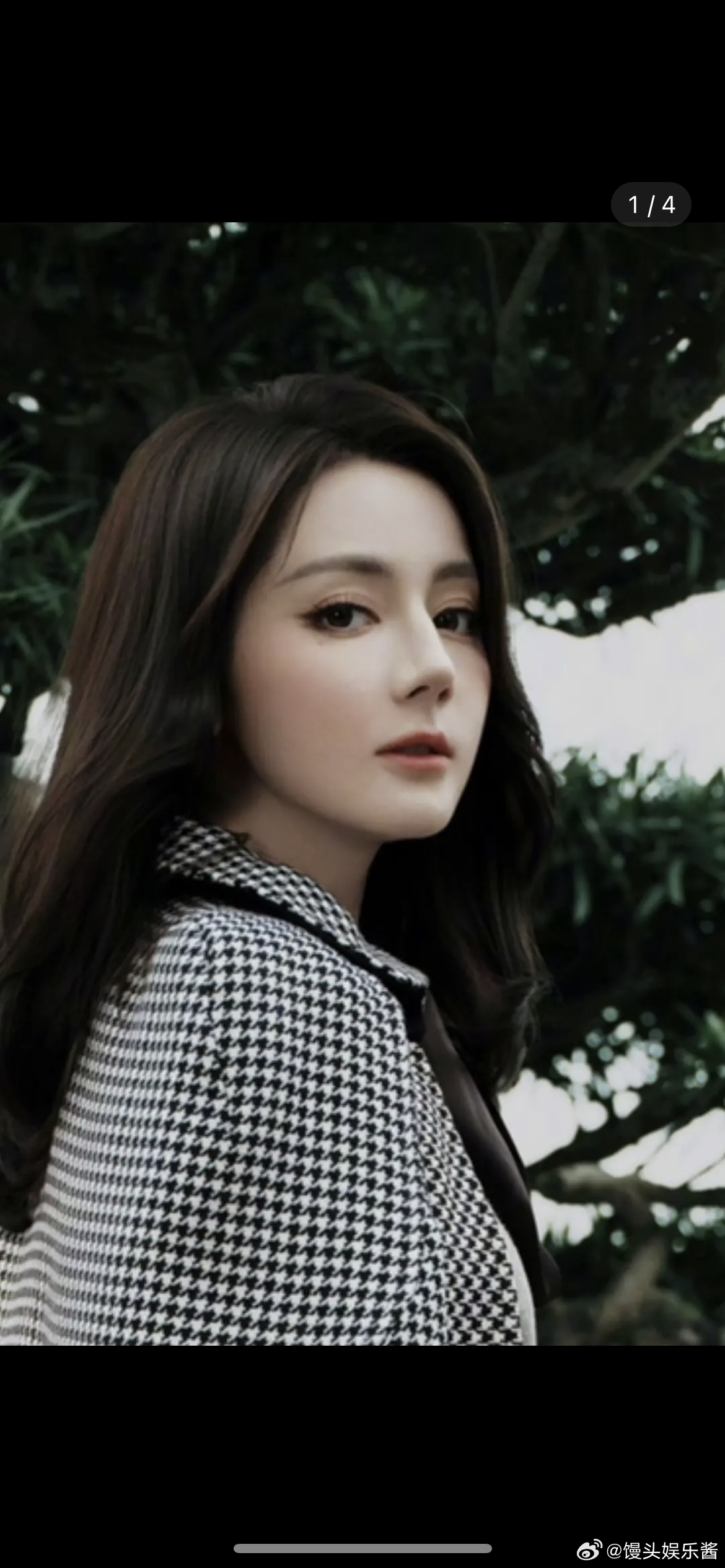 迪丽热巴脸是不是真的崩了，dior出图像伪人 