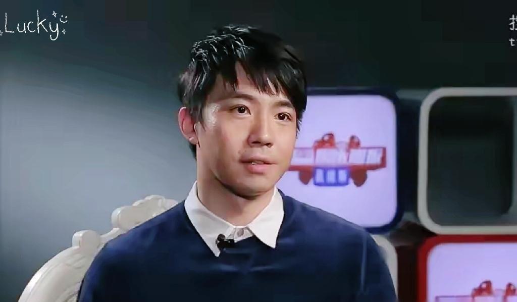 他替甩掉他的前女友背了15年黑锅。
2010年那场爆炸，39%的皮肤烧焦了。
麻