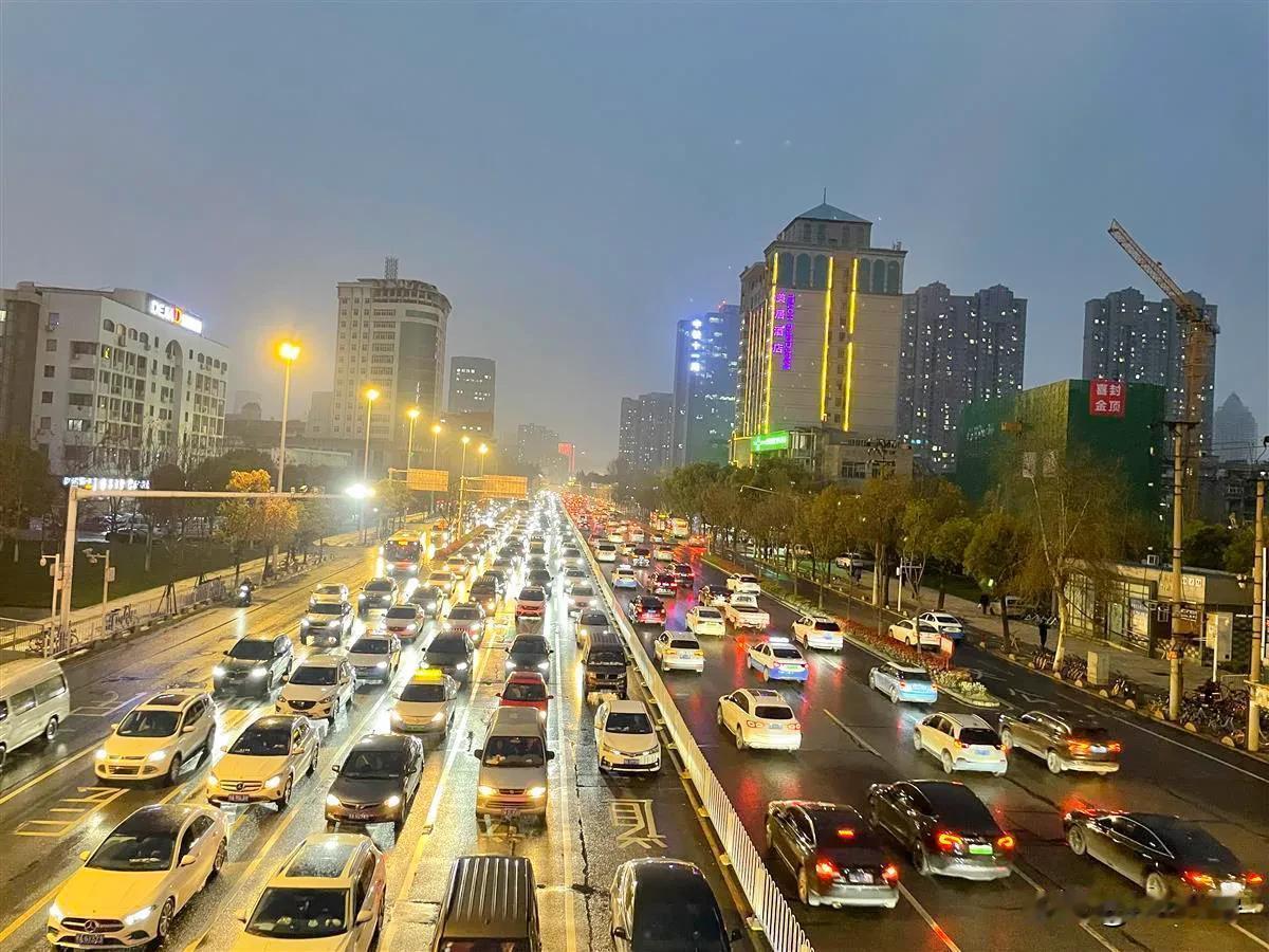 车险市场出现的乱象，你踩过几个坑？

据公安部统计，2023年全国机动车保有量达