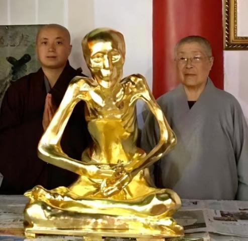 1995年，85岁的仁义师太临终前，把弟子思尚叫到身边：我死后不要烧，将我放入大