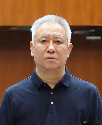大家其实不用为他担心，也不要可怜他，他的衣食住，可能比我们要好的多。

进去前他
