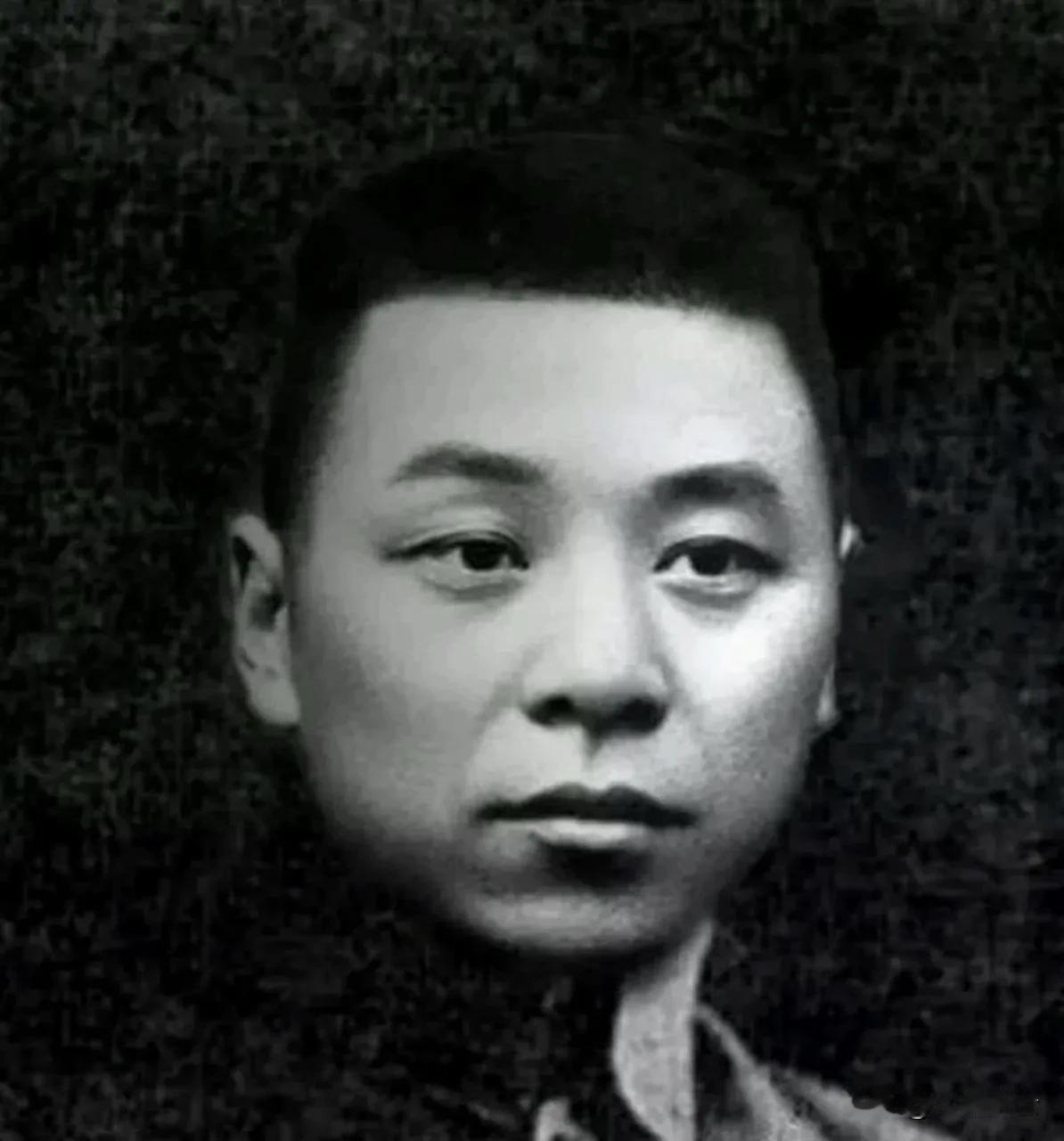 万万没想到，他与杜月笙是亲家！
1941年，杜月笙从香港来到重庆，范绍增虽然调往