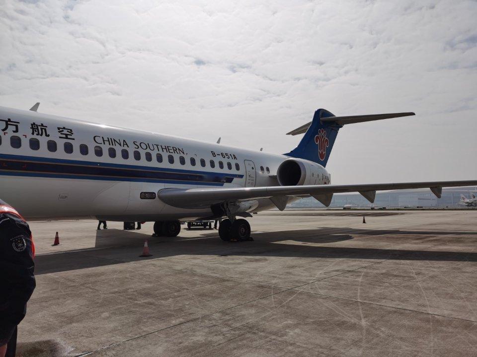 #道中华# 昨天乘坐过的中国商飞的ARJ21-700型飞机正式改为C909，首架