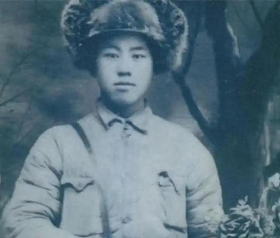 1932 年，东丰县一位妇女被土匪杨大虎奸污，还被这个变态硬生生咬掉了奶头。妇女