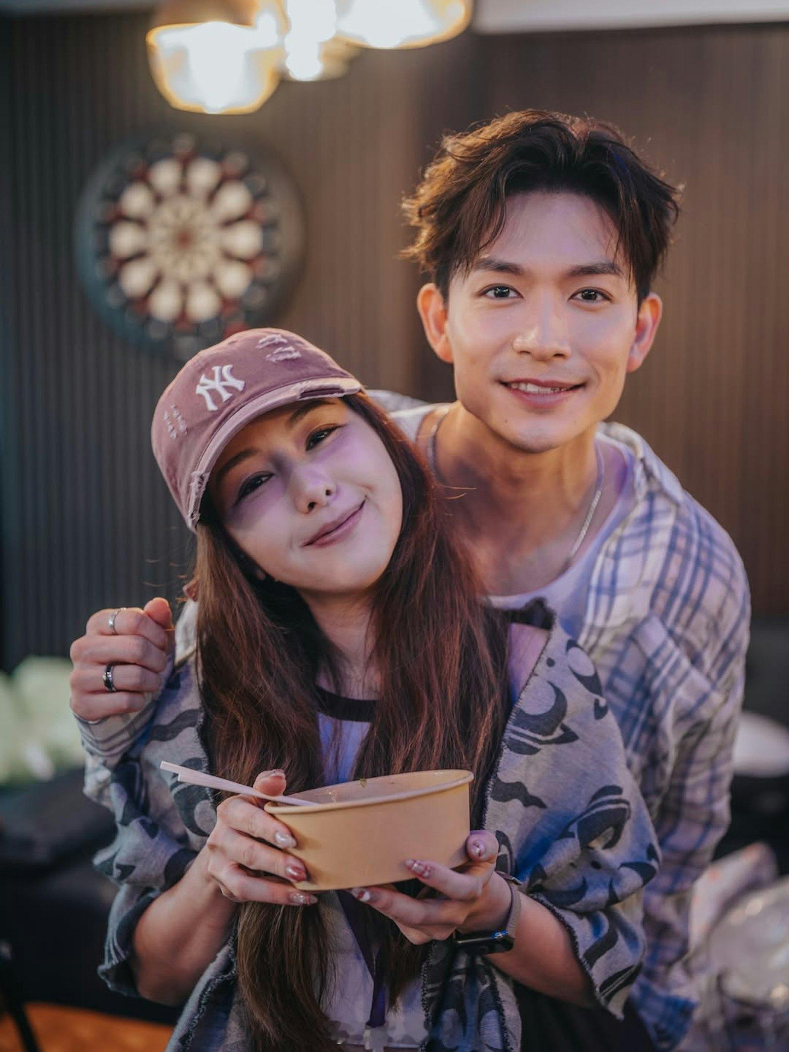 周志康慶祝結婚12周年　愛妻狂篤胸肌加碼曬求婚爆喊照放閃憑藉TVB歌唱真人騷《中