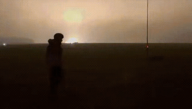 “炸！炸！炸！”当地时间2025年11月13日，乌克兰军方发布了一段，发射5枚“