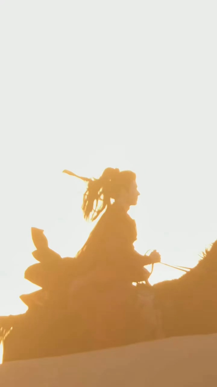 龚俊《凤舞九天》今日神级路透来了少年策马江湖，被沙漠实景美哭了肆意潇洒的陆小凤永