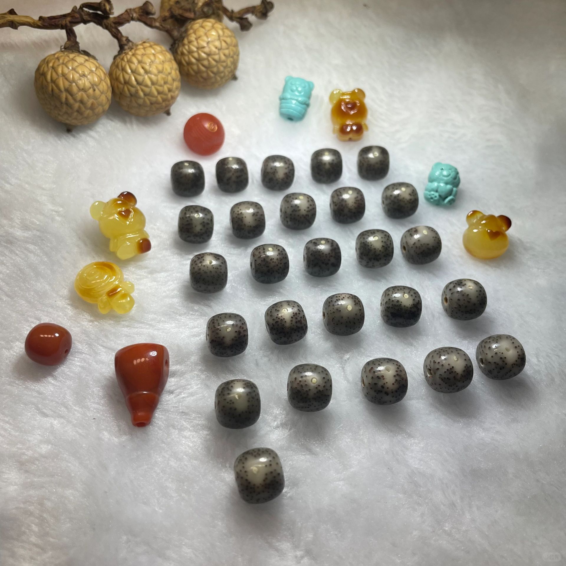 如玉般温润 如石般坚硬 奶奶灰星月菩提