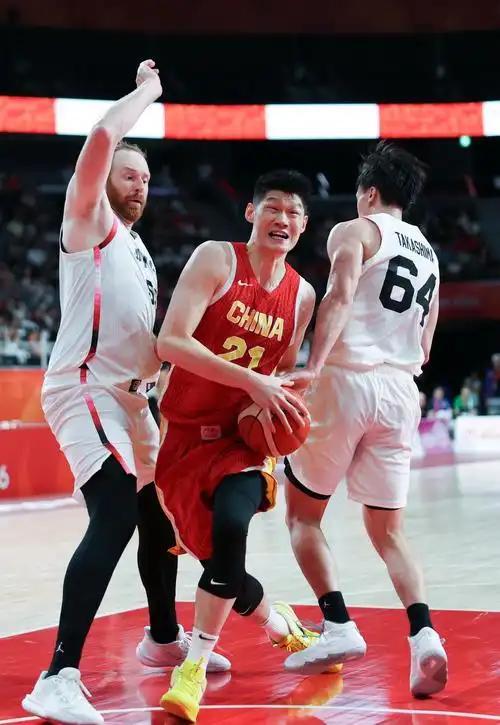 谁能想到，这次亚运会男篮半决赛，中国男篮能输日本快20分？要知道我们内线站着两米