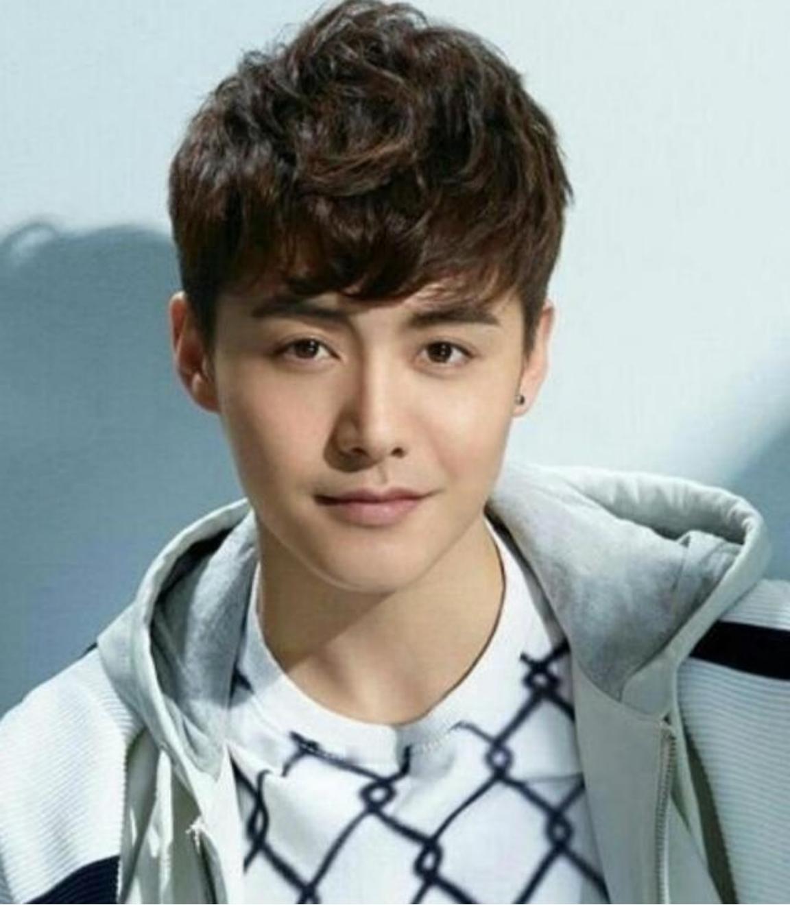 2010年，马天宇挣了700多万，他立刻给两个姐姐买房买车，可是事后却与姐姐保持