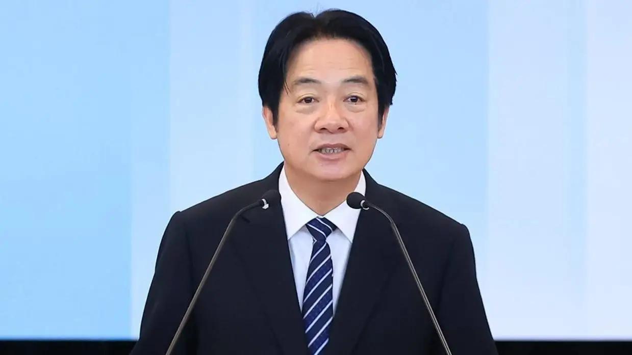 傅崐萁这招太狠！
直接起诉5名绿色大法官。

赖清德这边明显急了。
公开说蓝营故