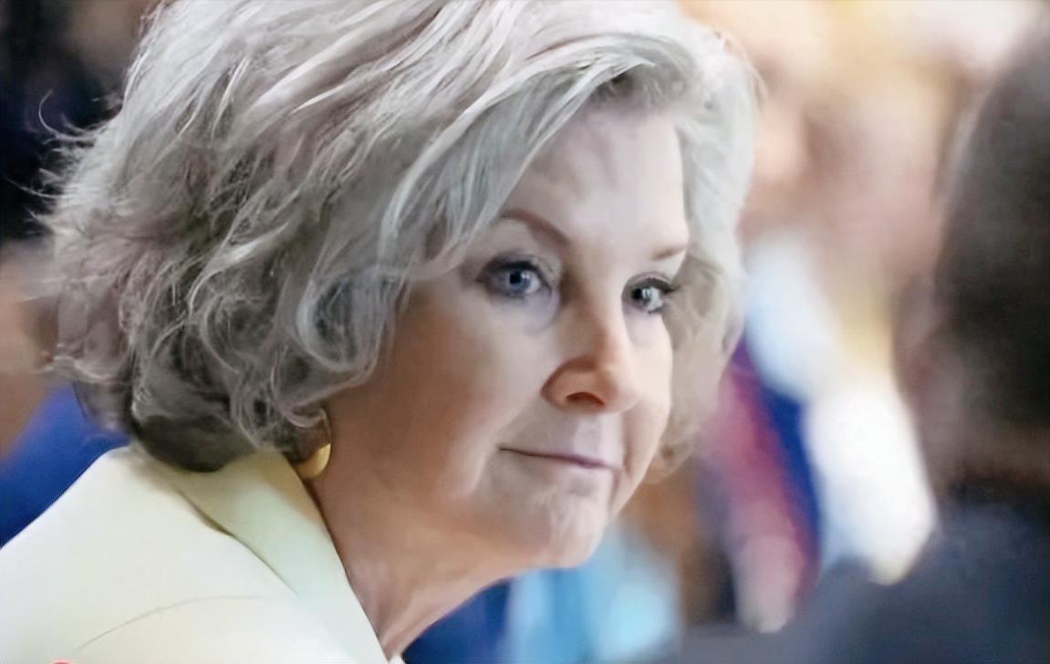 美国白宫炸出一个大瓜，被称作“白宫守门人”68岁幕僚长苏珊·怀尔斯亲口官宣确诊癌