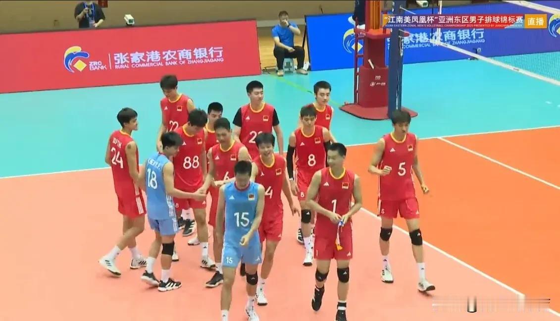 亚洲东区男排锦标赛在张家港拉开战幕，中国队3-0（25-20、25-23、25-