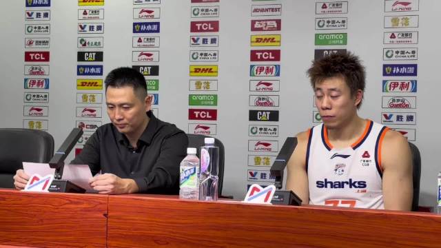 #卢伟肯定麦基态度# 

今天上海男篮战胜北控男篮获得新赛季两连胜，麦基全场比赛拿下17分。
赛后发
