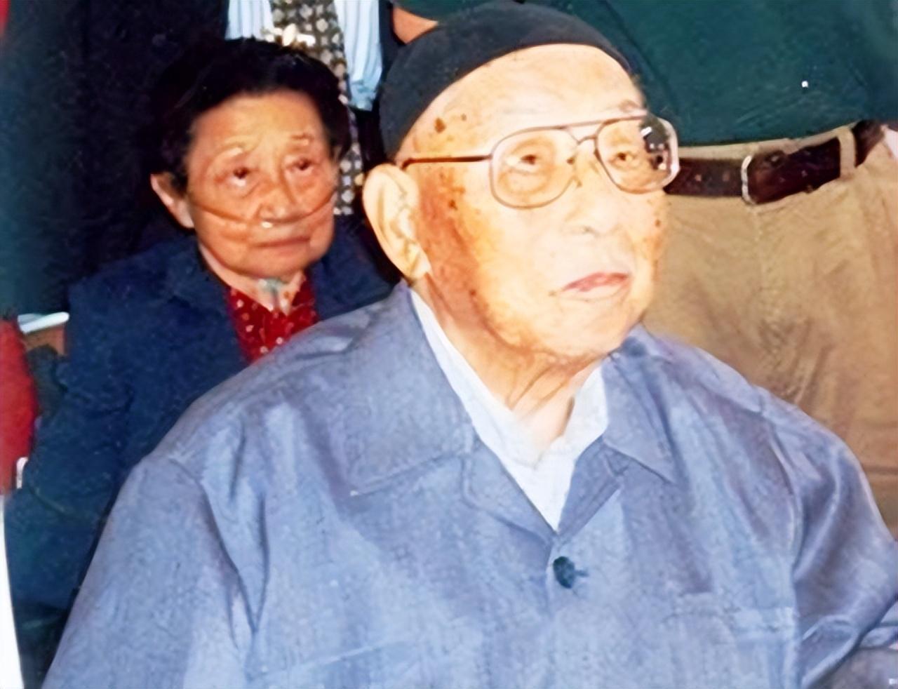 张学良晚年十分懊恼：杀杨宇霆之前我从不迷信，杀他后我不得不信。1990年，时年9