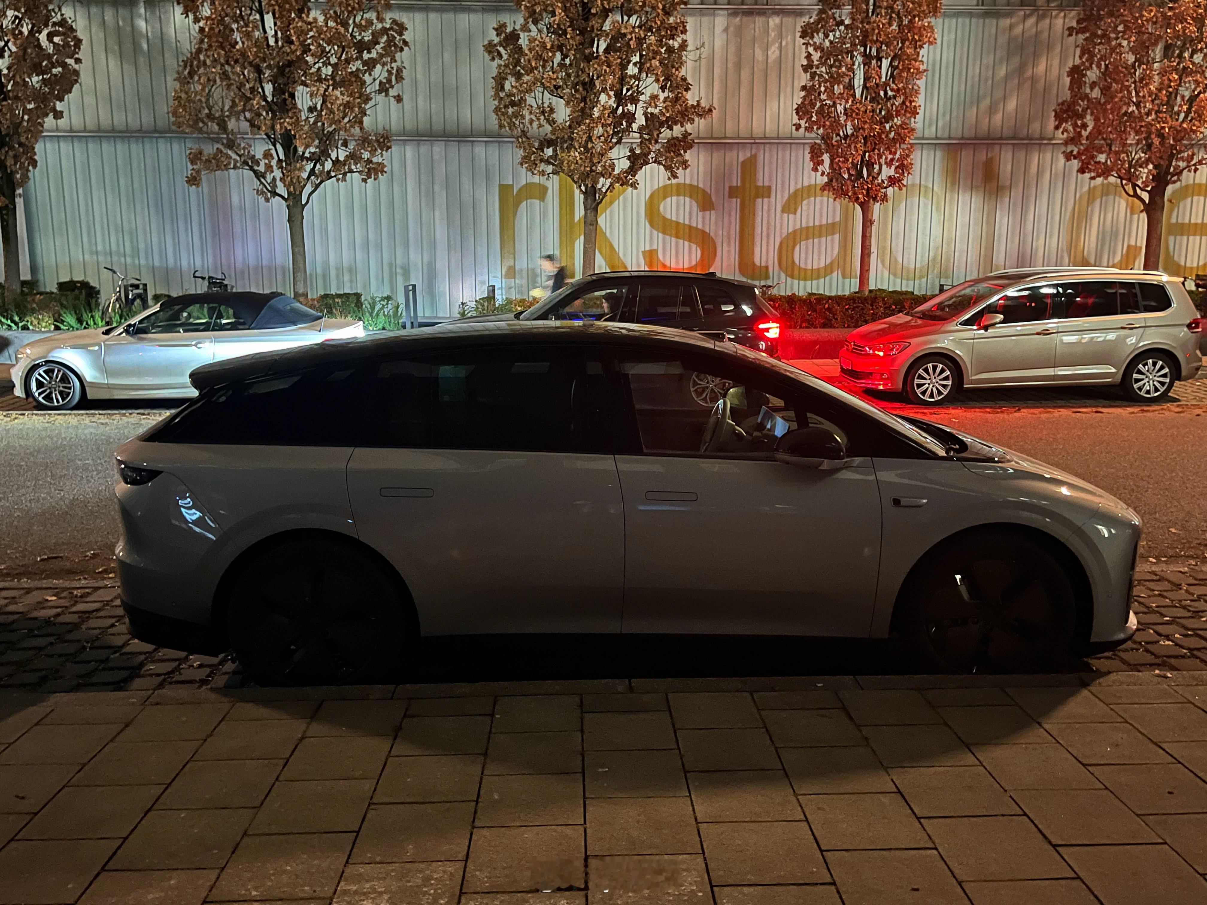 居然在慕尼黑看到了理想i6，喜欢这个车头。yz77聊车