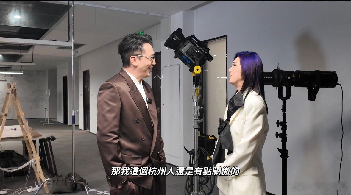 杨千嬅晒国乐无双合照 杨千嬅发国乐无双大合照 透过杨千嬅的文字和照片看到了她参加
