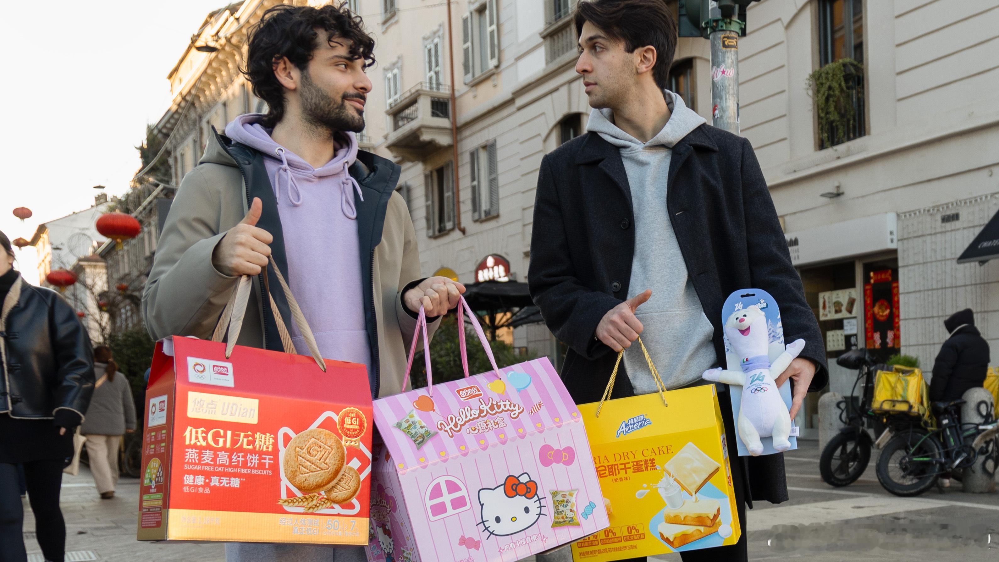 为中国冬奥健儿加油 这个冬天，备受期待的米兰冬奥会与中国春节欢喜相逢，体育迷们可