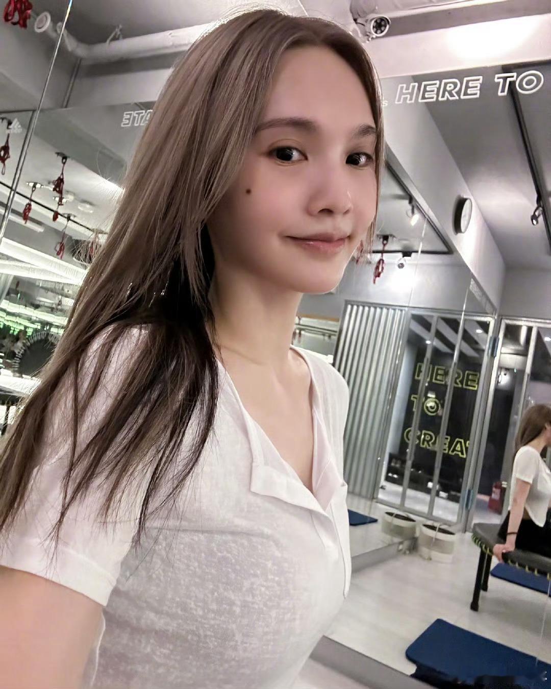 #娱乐[超话]##杨丞琳的40岁状态# 这简直不敢相信姐姐竟然已经40岁了，岁月