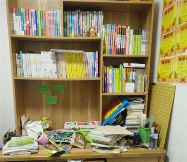 **书桌大作战！把爱看的书放手边，竟然让我重拾了生活的小确幸**

今天，我终于