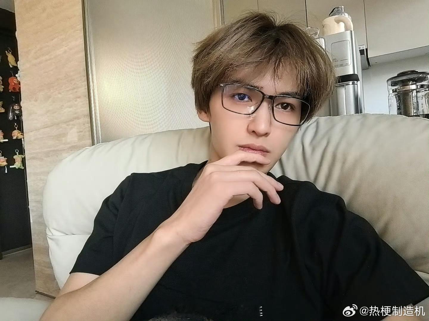 朱正廷家里着火了太心疼了！这一个月的糟心事也太密集了吧，光是听着都觉得窒息… 还
