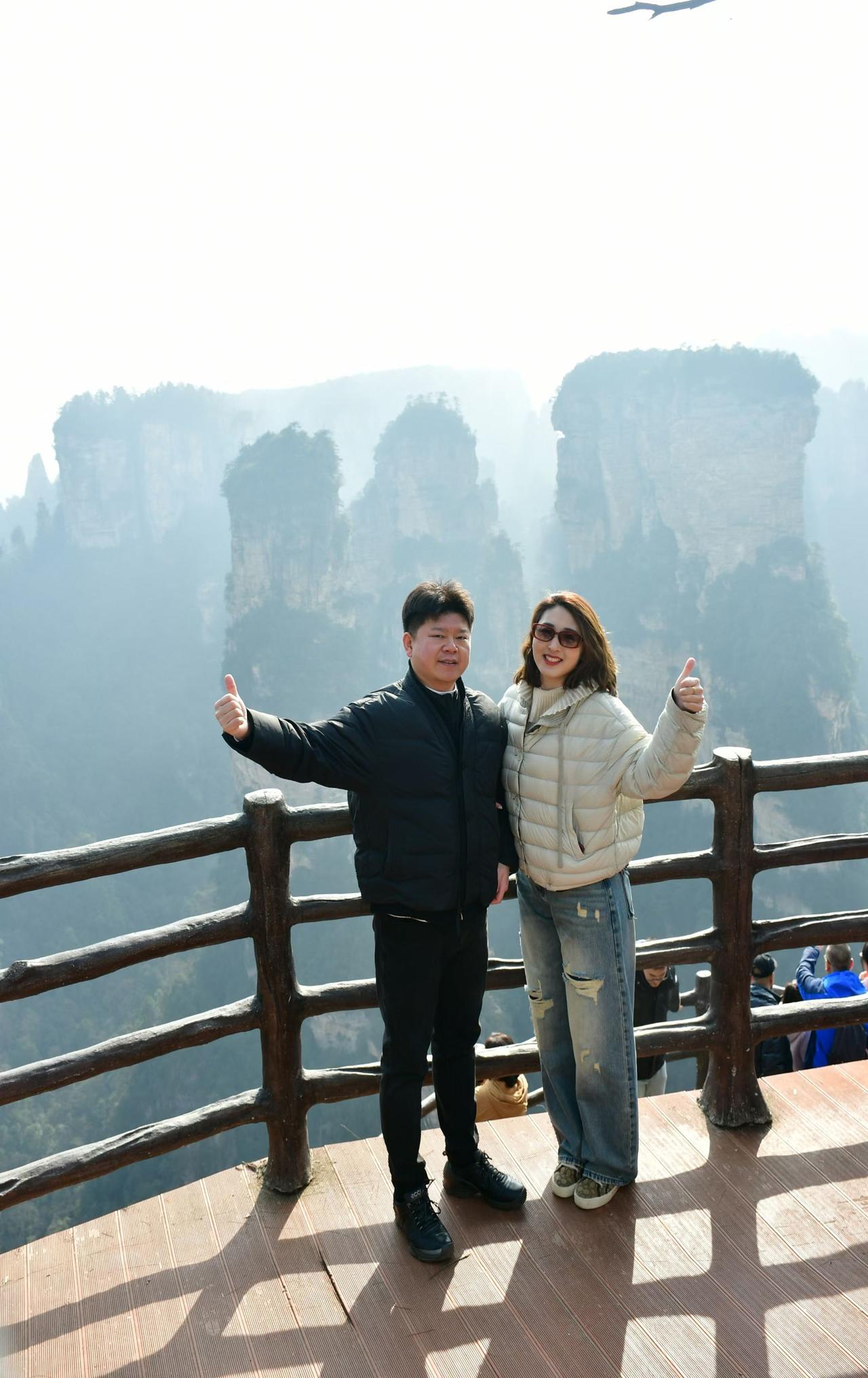 遇见是天意，拥有是幸运
我知你不易，你懂我的辛酸
相互迁就才能长久
双方奔赴才有