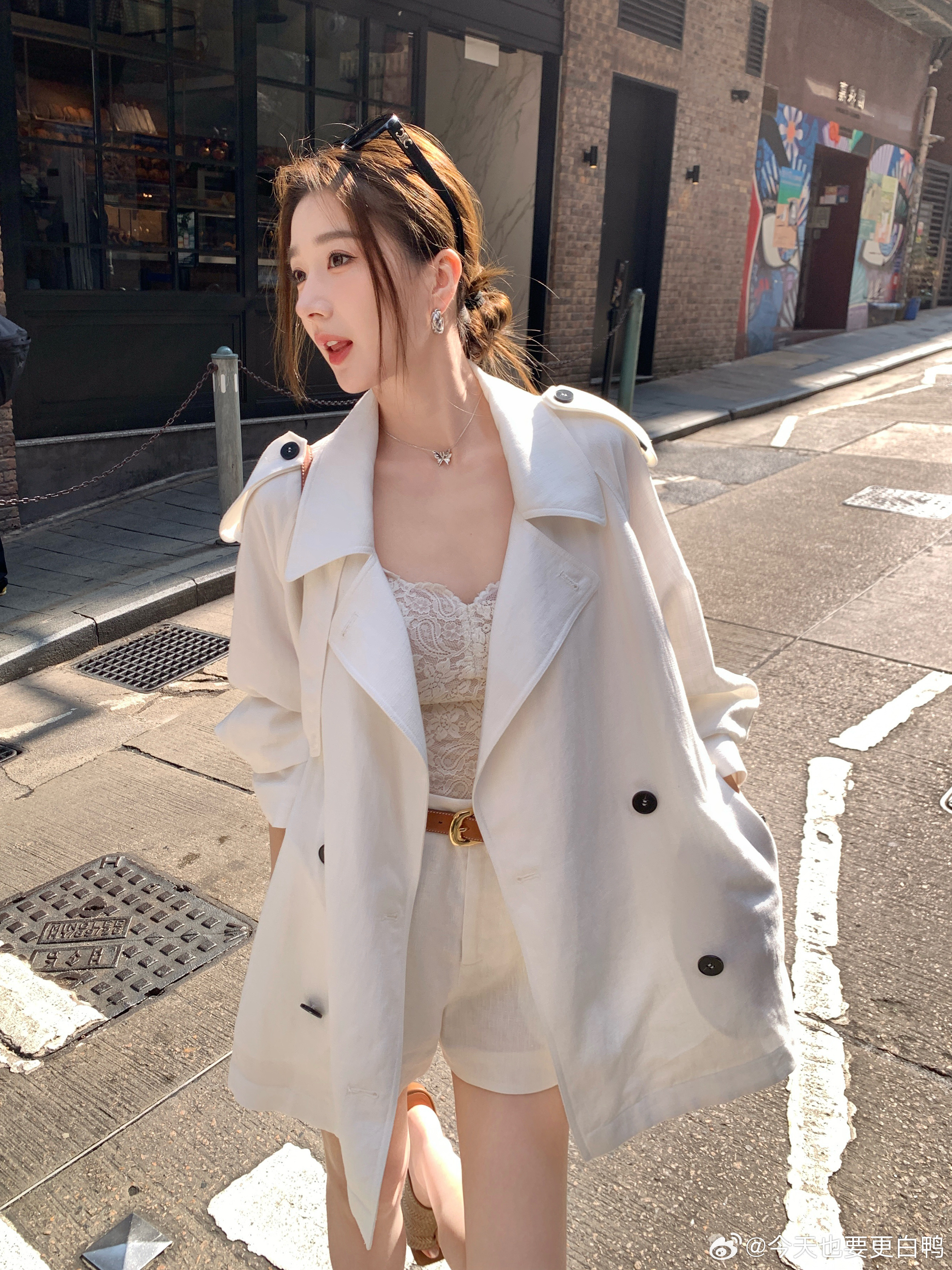 发现身边的小伙伴都好贴心，选图还给我带了最近的顶流——红茶公司，精神食粮✌🏻顺